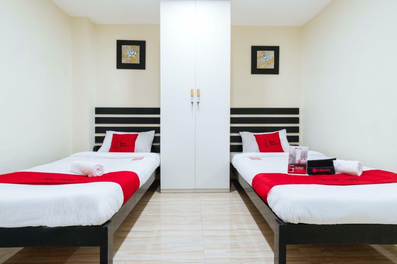 RedDoorz @ University Belt Manila Exterior foto