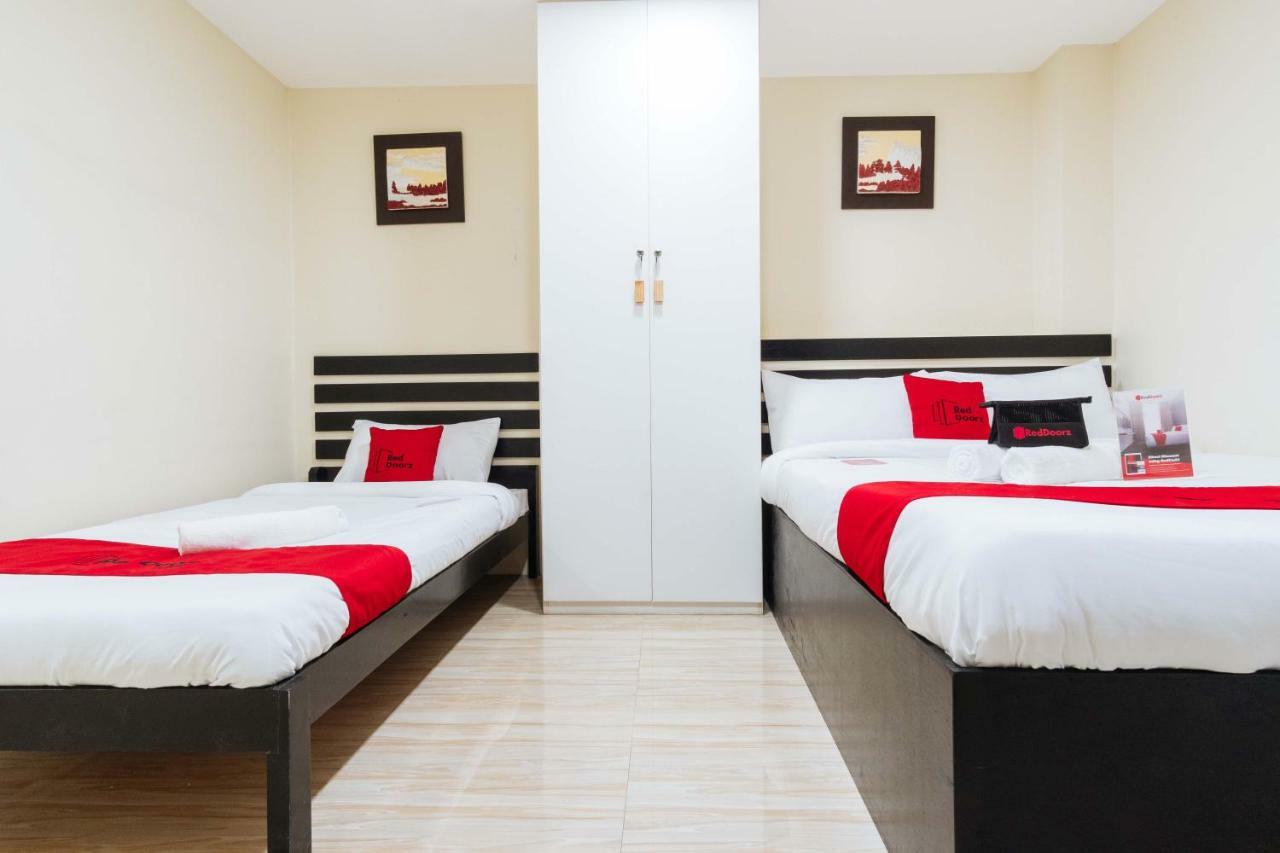 RedDoorz @ University Belt Manila Exterior foto